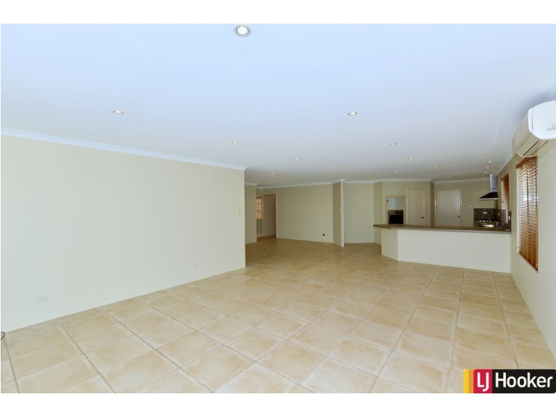 15 Alba Pass, Halls Head WA 6210