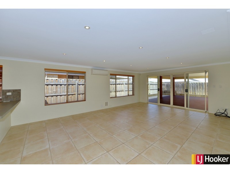 15 Alba Pass, Halls Head WA 6210