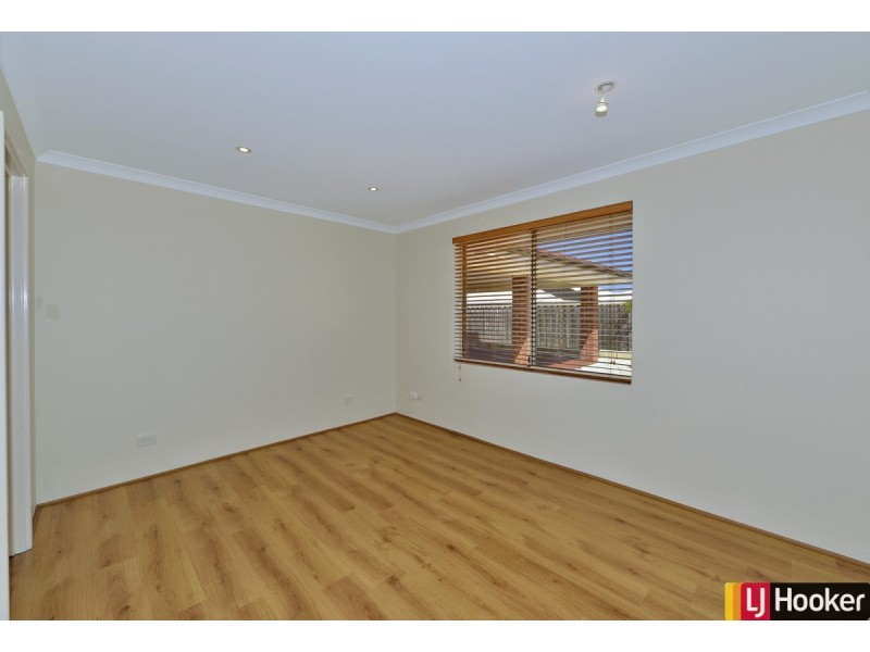 15 Alba Pass, Halls Head WA 6210