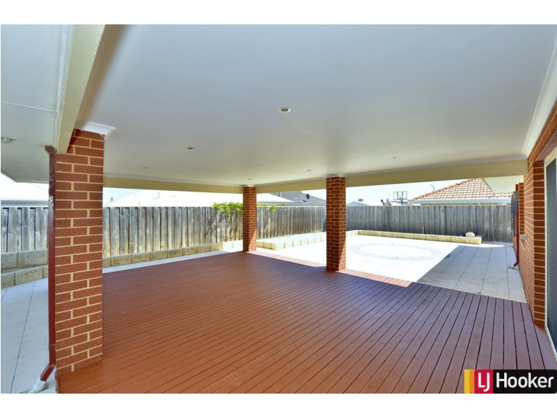 15 Alba Pass, Halls Head WA 6210