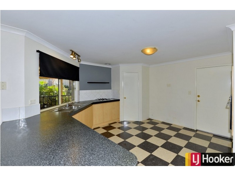 4 Selloa Court, Halls Head WA 6210