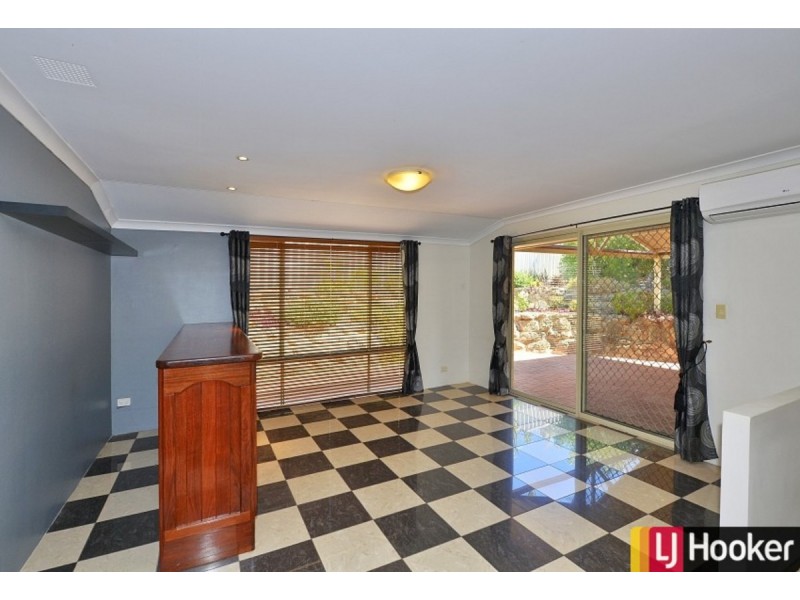 4 Selloa Court, Halls Head WA 6210