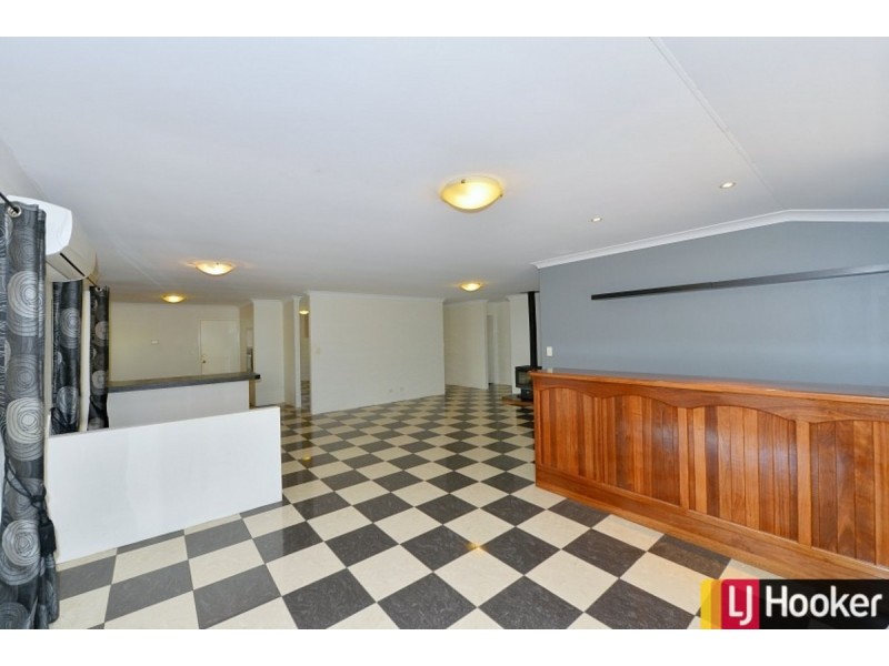 4 Selloa Court, Halls Head WA 6210