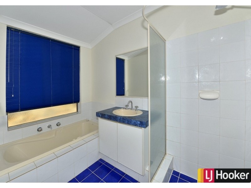 4 Selloa Court, Halls Head WA 6210