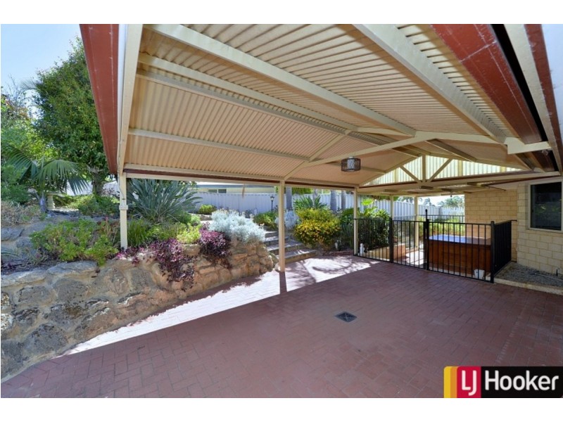 4 Selloa Court, Halls Head WA 6210