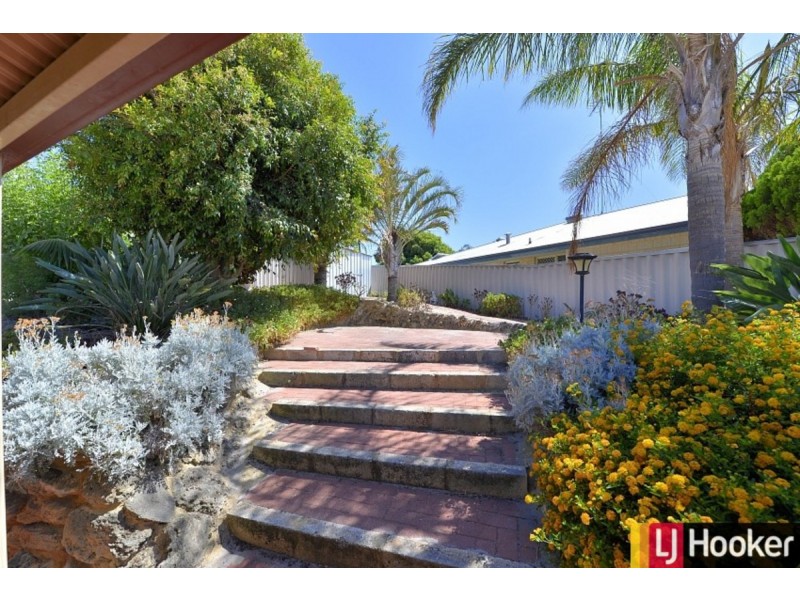 4 Selloa Court, Halls Head WA 6210