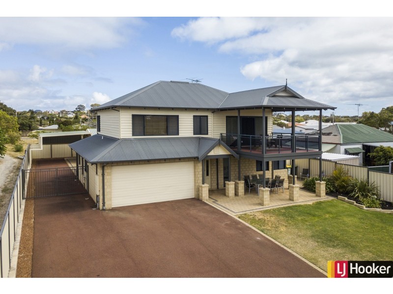 16 Queen Parade, Wannanup WA 6210