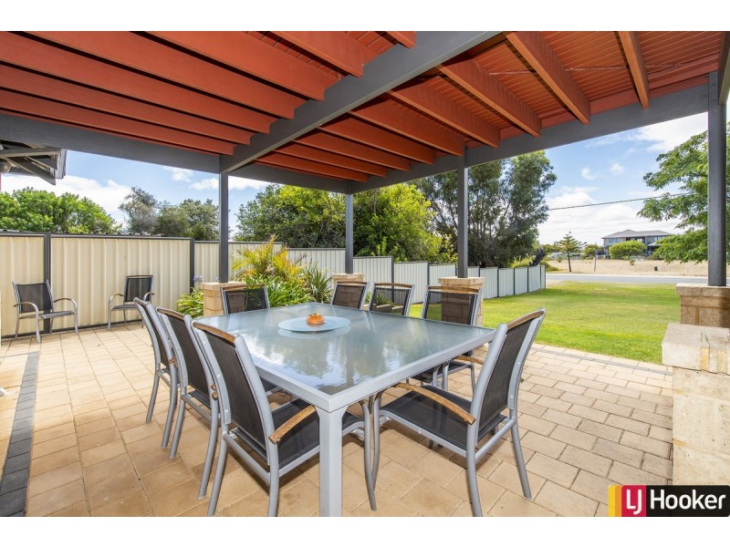 16 Queen Parade, Wannanup WA 6210