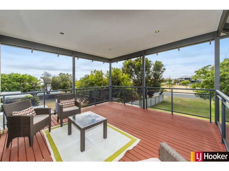 16 Queen Parade, Wannanup WA 6210