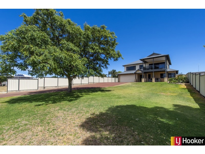 16 Queen Parade, Wannanup WA 6210