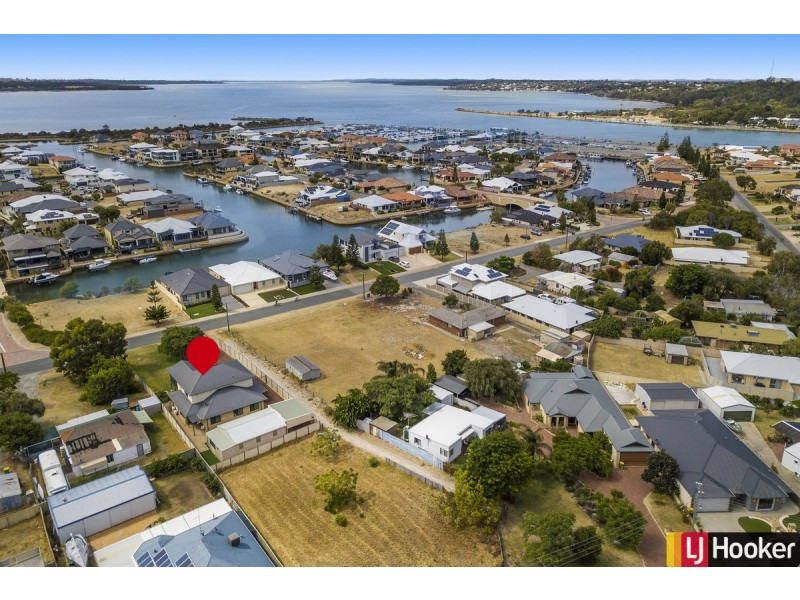 16 Queen Parade, Wannanup WA 6210