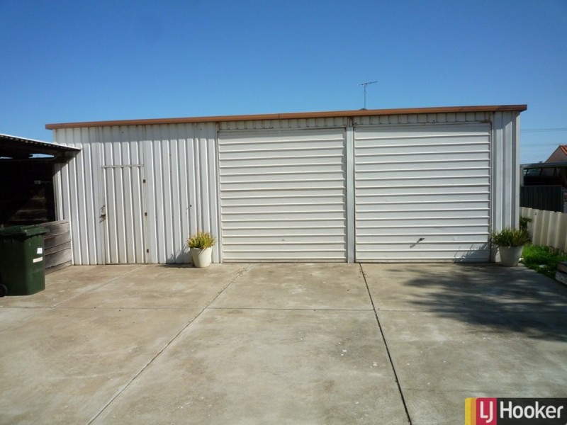 6 Armstrong Street, Halls Head WA 6210