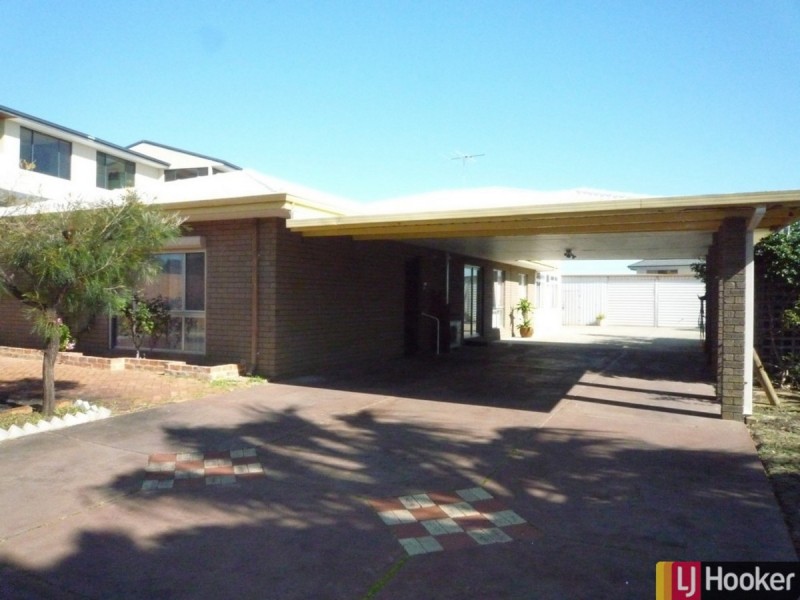 6 Armstrong Street, Halls Head WA 6210