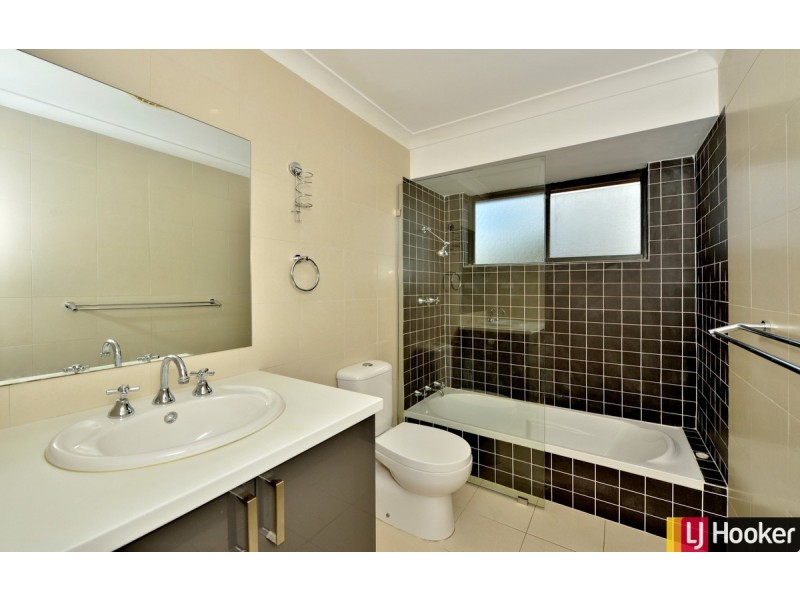 9 Sandalwood Parade, Halls Head WA 6210