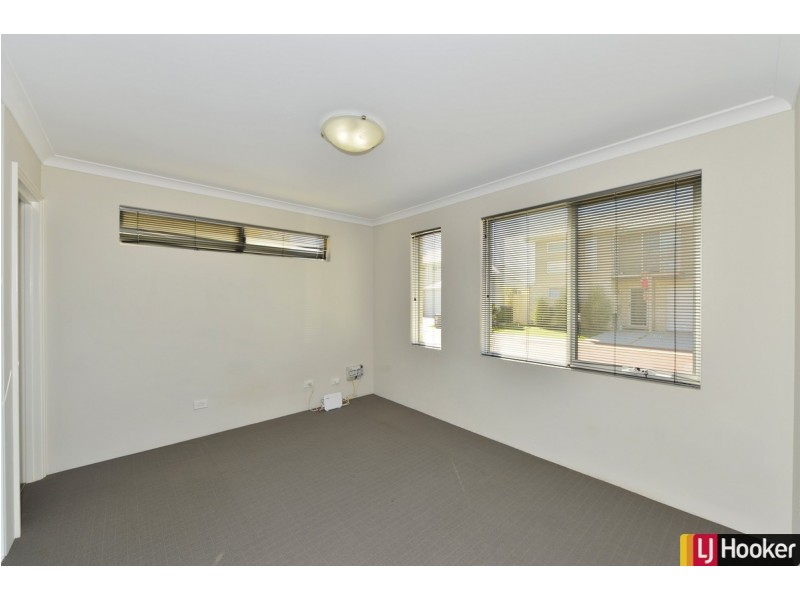 63 Leisure Way, Halls Head WA 6210