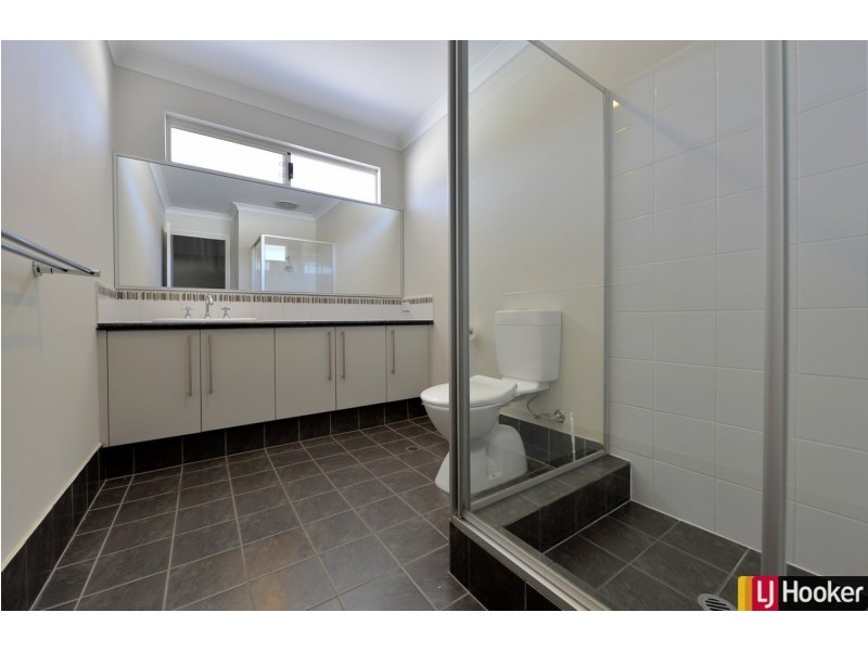 63 Leisure Way, Halls Head WA 6210