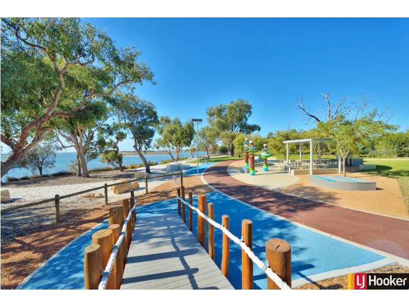 63 Leisure Way, Halls Head WA 6210