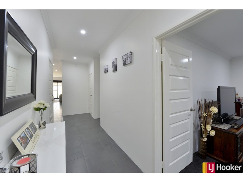 4 Dearwood Glade, Meadow Springs WA 6210