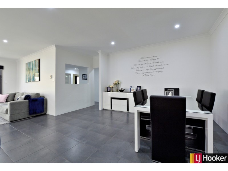 4 Dearwood Glade, Meadow Springs WA 6210