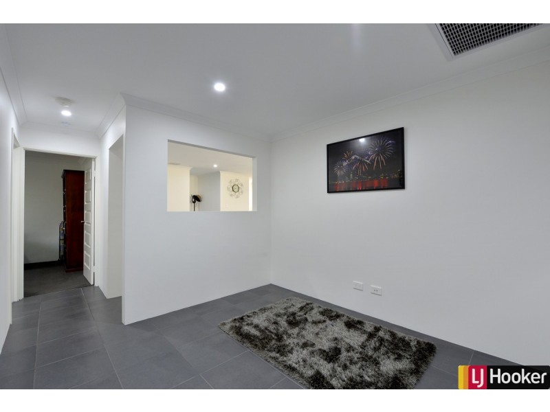 4 Dearwood Glade, Meadow Springs WA 6210