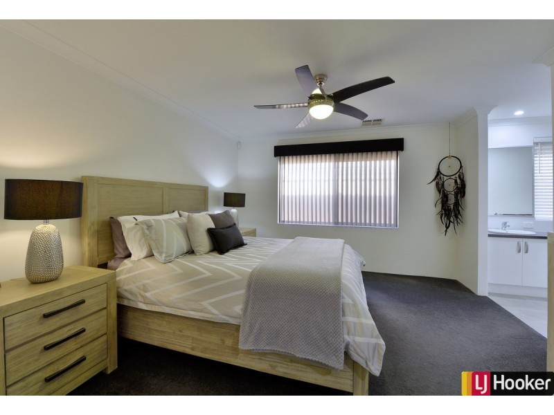 4 Dearwood Glade, Meadow Springs WA 6210