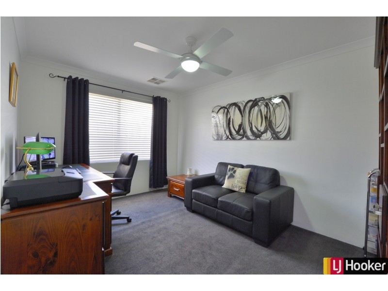 4 Dearwood Glade, Meadow Springs WA 6210