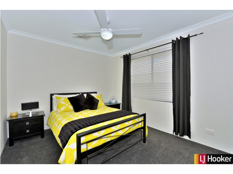 4 Dearwood Glade, Meadow Springs WA 6210