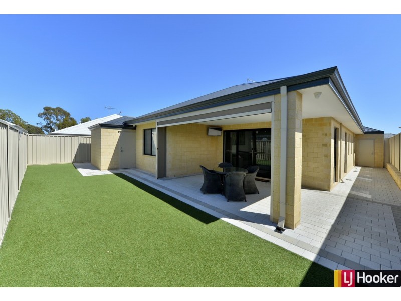 4 Dearwood Glade, Meadow Springs WA 6210