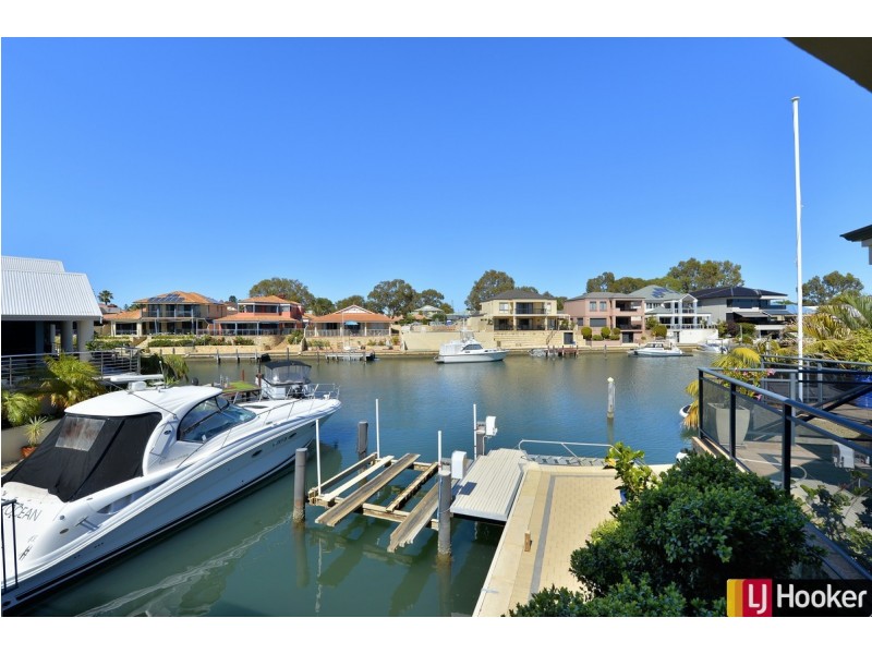 7 Aztec Island Retreat, Halls Head WA 6210