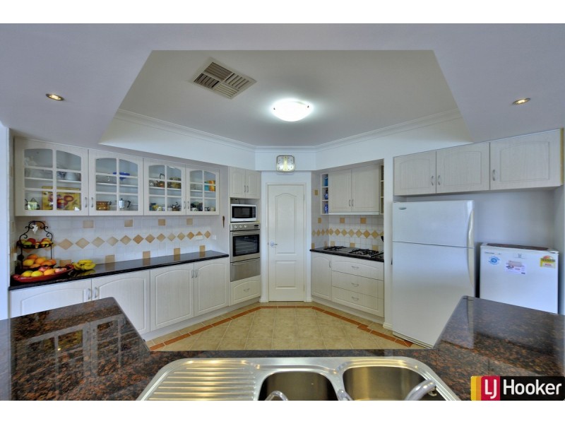 7 Aztec Island Retreat, Halls Head WA 6210