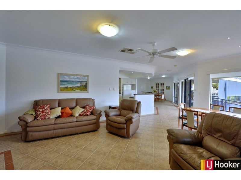 7 Aztec Island Retreat, Halls Head WA 6210