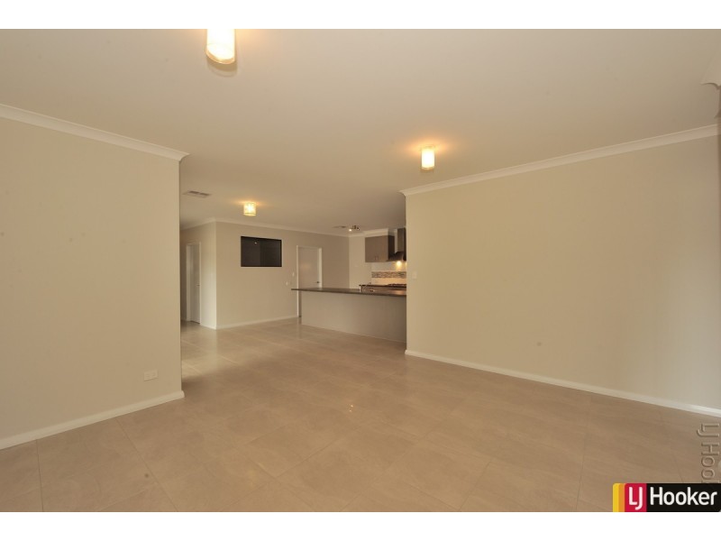 14 Pinegrove Vista, Meadow Springs WA 6210