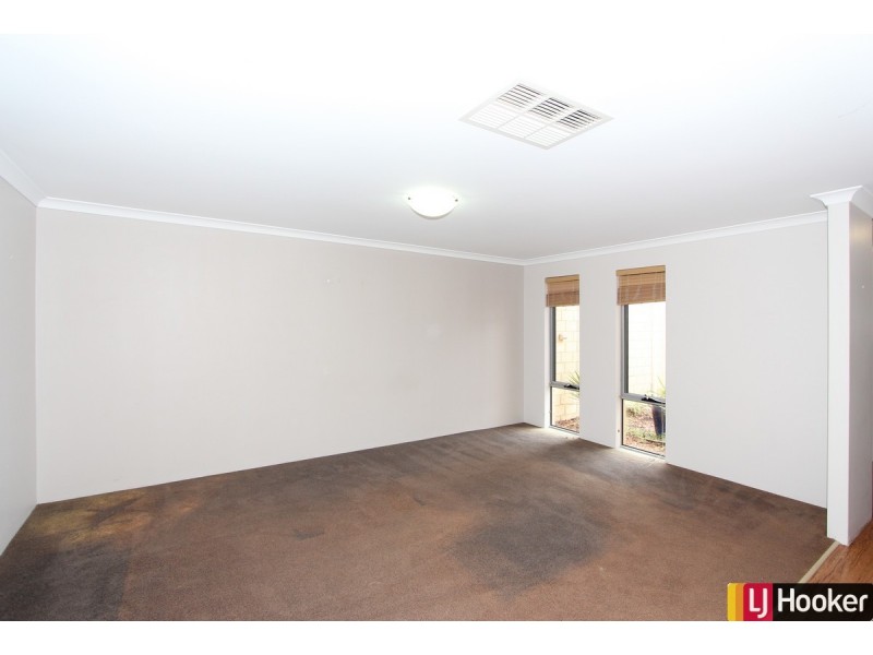 8 Varia Way, Halls Head WA 6210