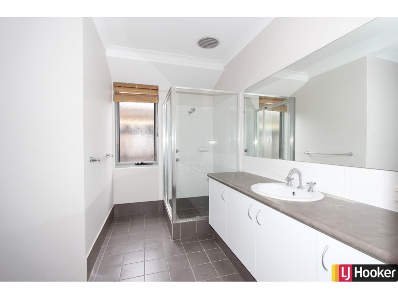 8 Varia Way, Halls Head WA 6210