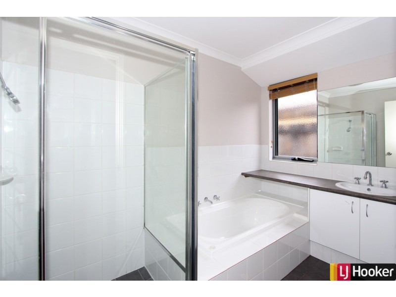 8 Varia Way, Halls Head WA 6210