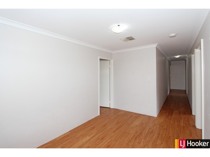 8 Varia Way, Halls Head WA 6210