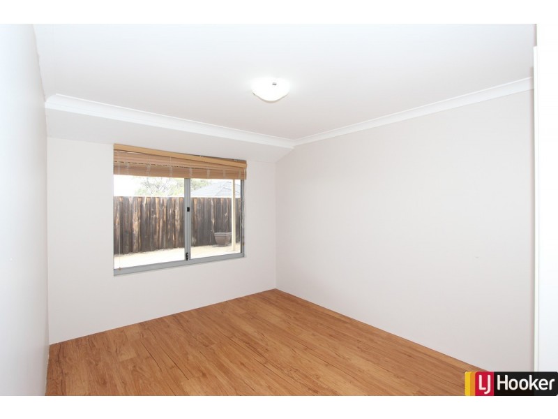 8 Varia Way, Halls Head WA 6210