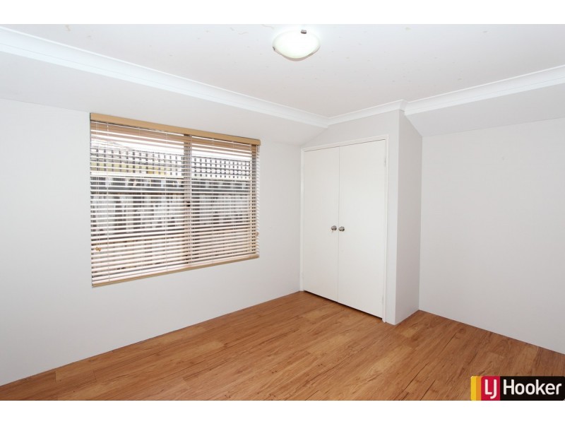 8 Varia Way, Halls Head WA 6210