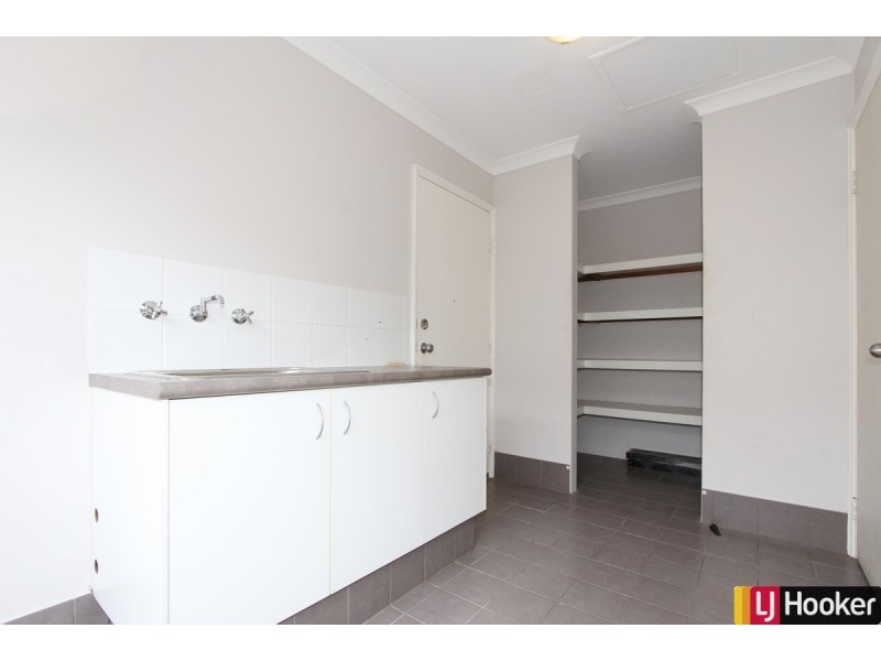 8 Varia Way, Halls Head WA 6210
