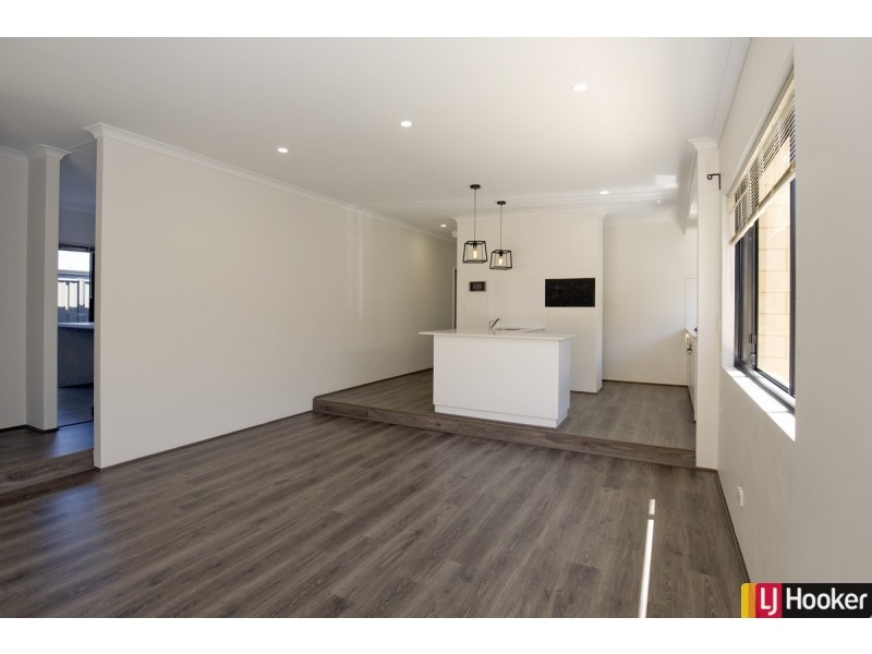 228 Lake Valley Road, Lakelands WA 6180