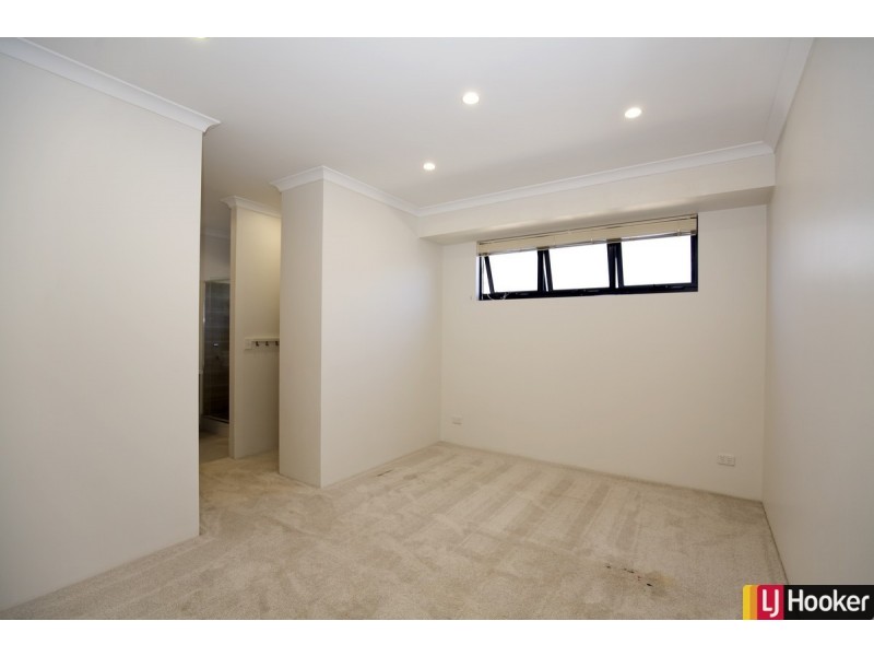 228 Lake Valley Road, Lakelands WA 6180