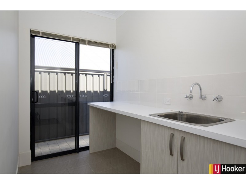 228 Lake Valley Road, Lakelands WA 6180