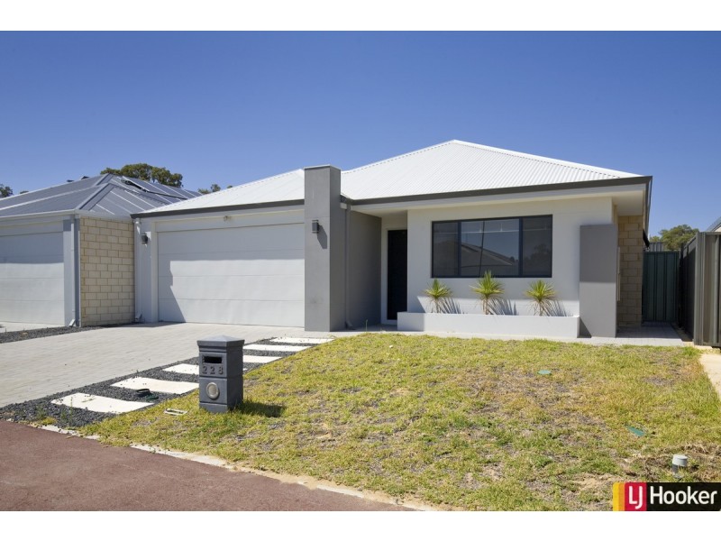 228 Lake Valley Road, Lakelands WA 6180