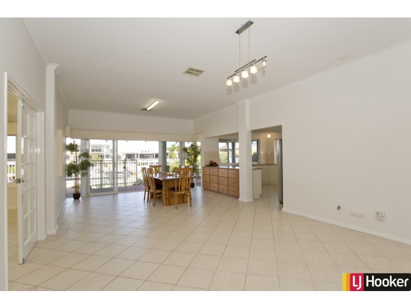 12 Fistina Ramble, Halls Head WA 6210