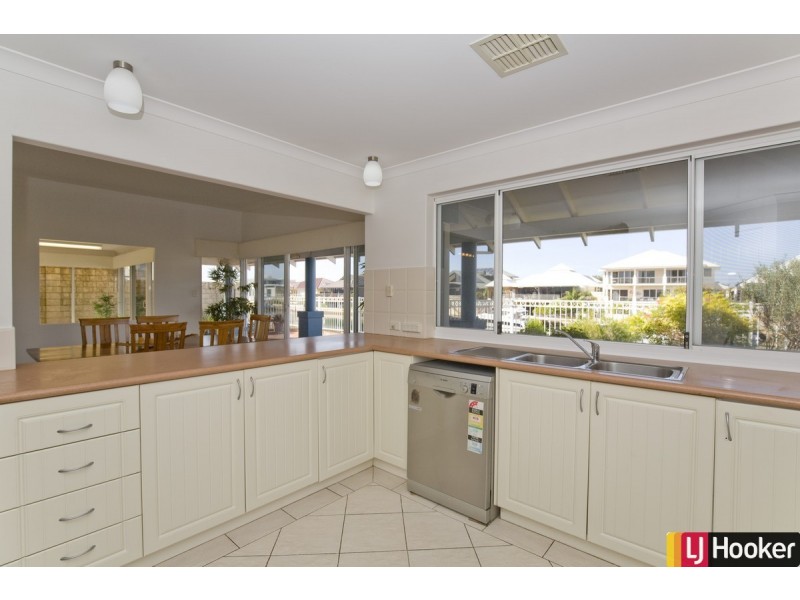12 Fistina Ramble, Halls Head WA 6210