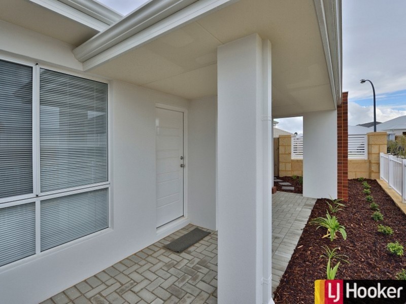 1 Tamarind Lane, Halls Head WA 6210