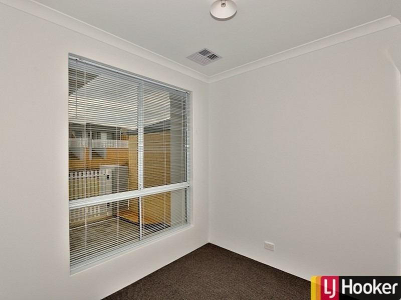 1 Tamarind Lane, Halls Head WA 6210