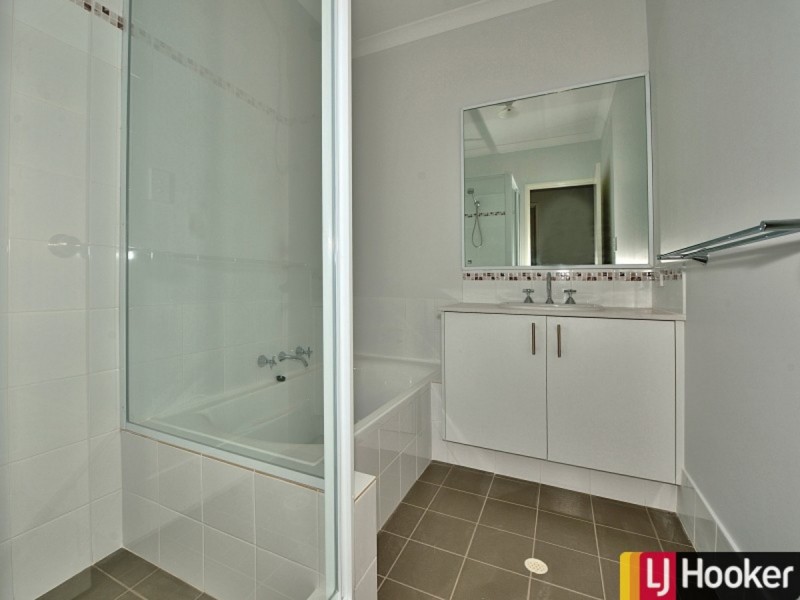 1 Tamarind Lane, Halls Head WA 6210