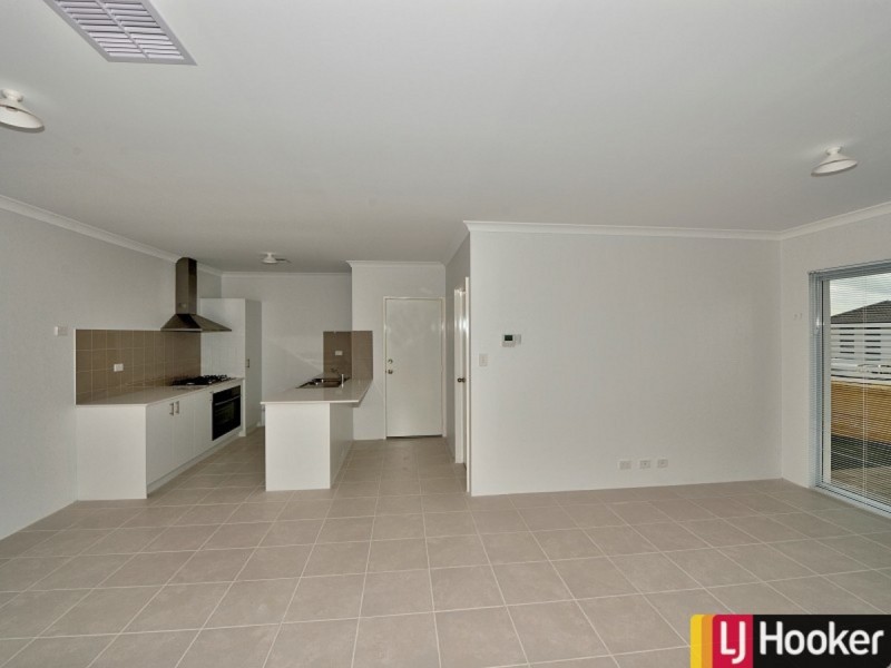 1 Tamarind Lane, Halls Head WA 6210