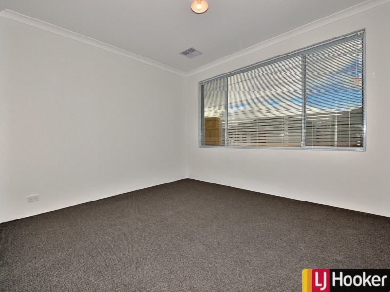 1 Tamarind Lane, Halls Head WA 6210